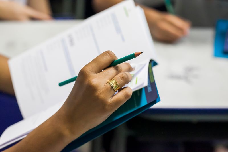 Adequação ao ensino híbrido passa por priorização curricular