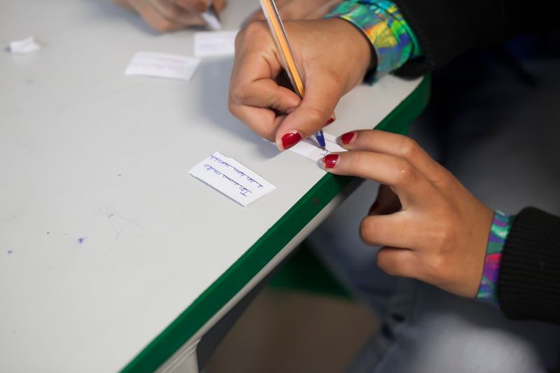 Pandemia tem impactos que vão além da perda de aprendizado entre meninas